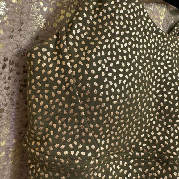 BuffBunny Nubre Olive Greeb Metallic Gold Rosa Sports Bra Medium NWT - Picture 3 of 8